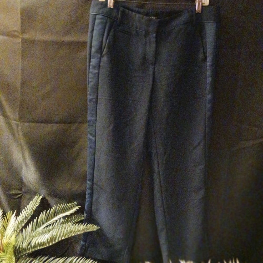 Loft women's cropped trousers sz 8